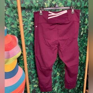 XXL Fabletics Capri leggings